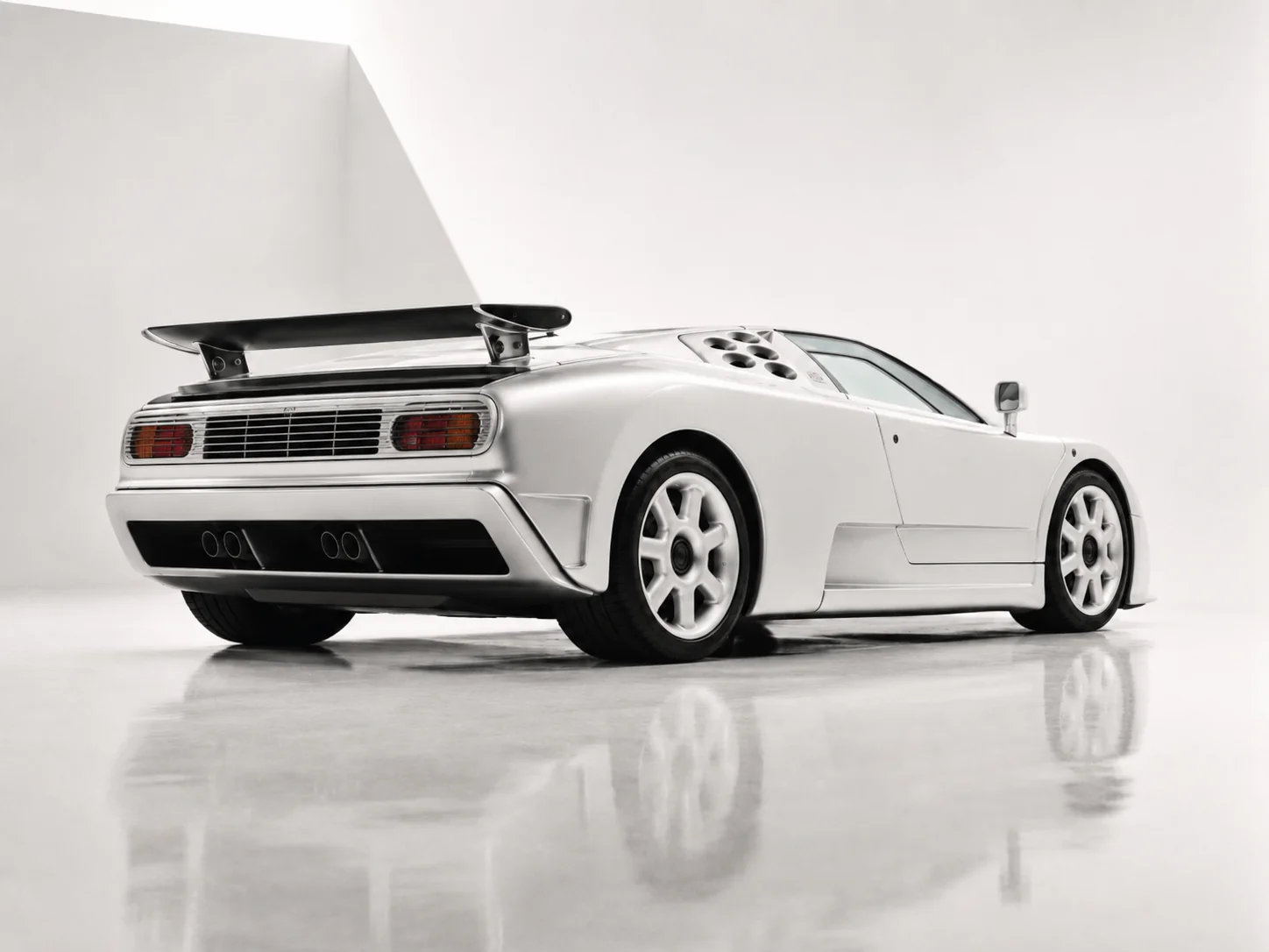 Bugatti Centodieci - gallery image 10